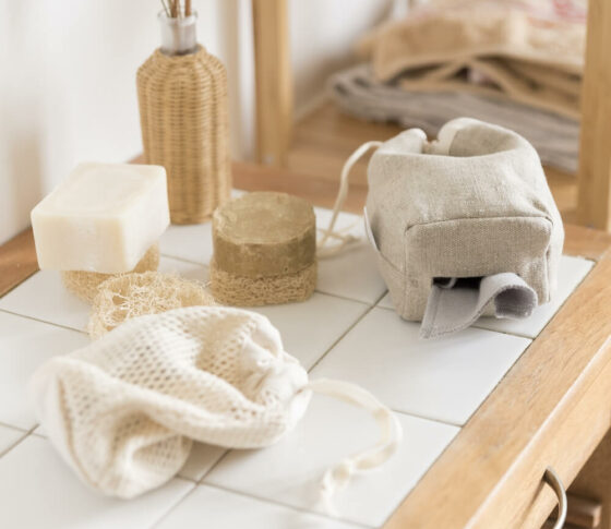Coton démaquillant lavable en coton biologoque pour une salle de bain  zéro-déchet