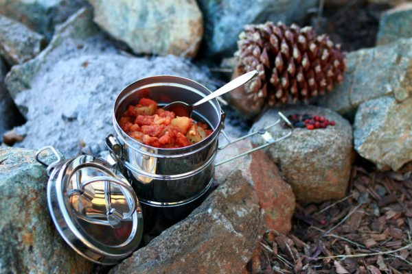 popotte-bivouac-cuisine-extérieur-camping
