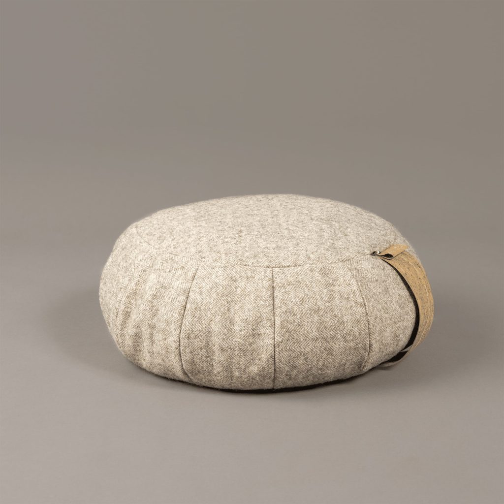 zafu en laine naturelle et chanvre indigo éco responsable relaxation fait en france