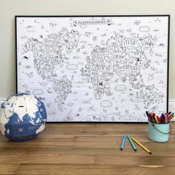poster géant à colorier la mappemonde pirouette cacahouète
