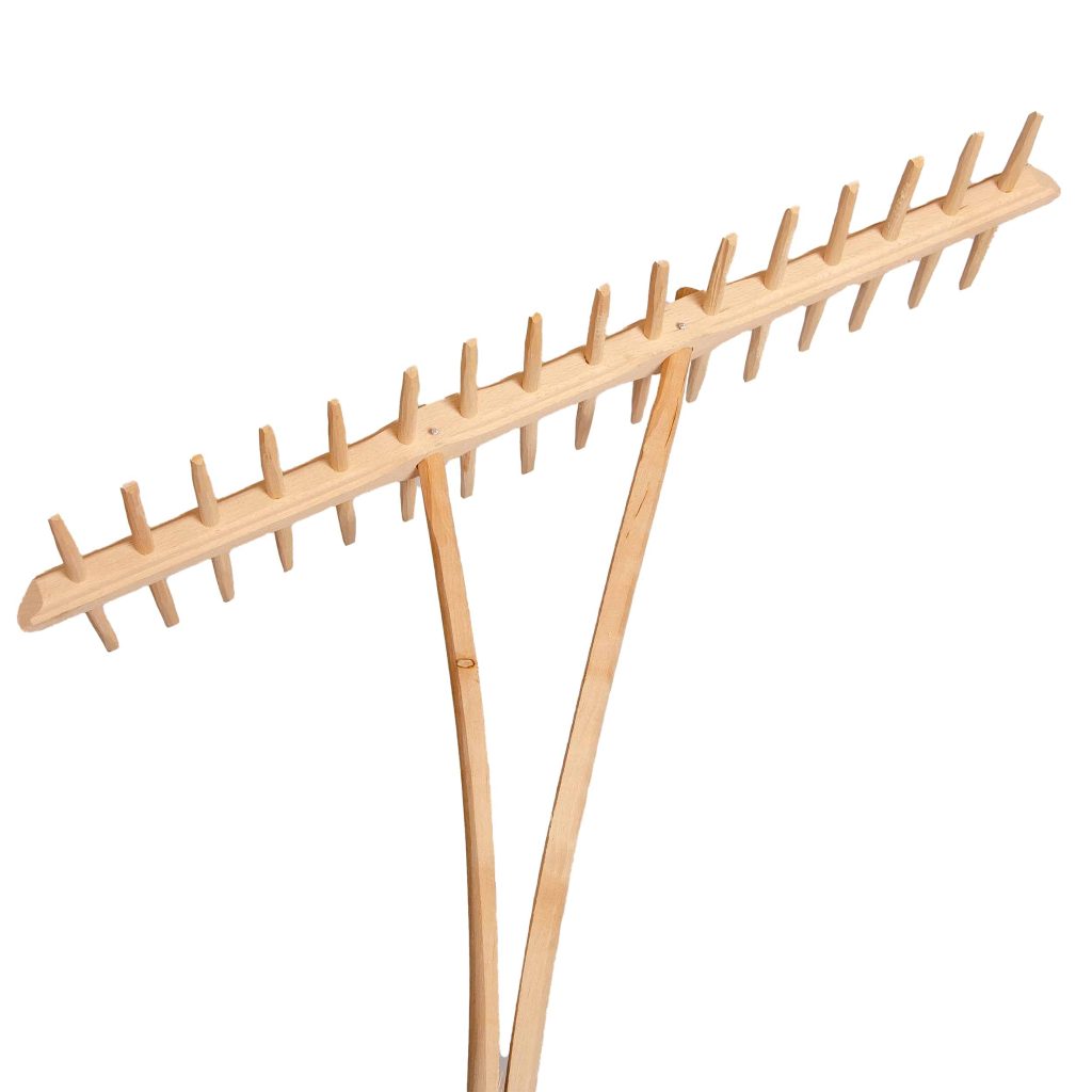 râteau à herbe artisanal éco responsable et écologique en bois de frêne fais en france